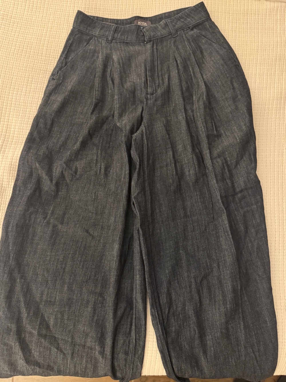 NYDJ woman’s Wide-Leg Pleated pants